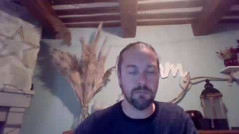 Julien online show from January 2025 04:11:02 PM