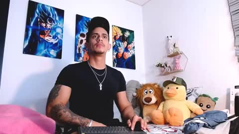 Snapshot of moises_paez chatting on January 2025 11:42:01 PM Moises Paez online show from January 2025 11:42:01 PM
