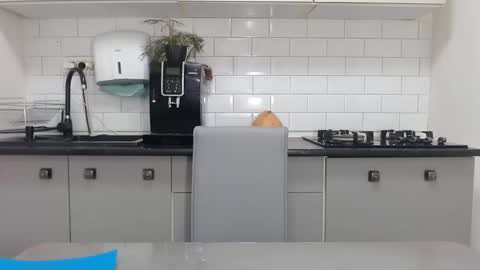 Snapshot of mojjo_erika chatting on February 2025 02:34:02 PM erika online show from February 2025 02:34:02 PM