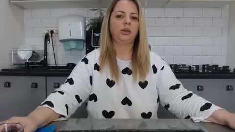 Snapshot of mojjo_erika chatting on February 2025 10:10:02 AM erika online show from February 2025 10:10:02 AM