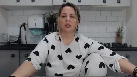 Snapshot of mojjo_erika chatting on February 2025 08:22:02 AM erika online show from February 2025 08:22:02 AM