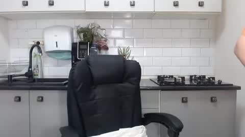 Snapshot of mojjo_erika chatting on February 2025 01:14:01 PM erika online show from February 2025 01:14:01 PM