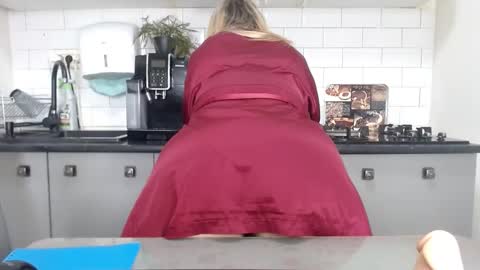 Snapshot of mojjo_erika chatting on March 2025 12:32:02 PM erika online show from March 2025 12:32:02 PM