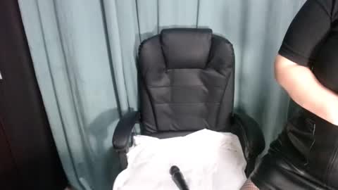 Snapshot of mojjo_erika chatting on March 2025 11:55:02 AM erika online show from March 2025 11:55:02 AM