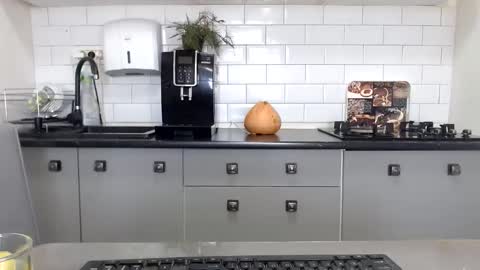 Snapshot of mojjo_erika chatting on March 2025 10:13:02 AM erika online show from March 2025 10:13:02 AM