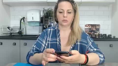 Snapshot of mojjo_erika chatting on March 2025 11:40:02 AM erika online show from March 2025 11:40:02 AM