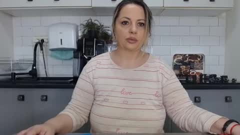 Snapshot of mojjo_erika chatting on March 2025 08:07:01 AM erika online show from March 2025 08:07:01 AM