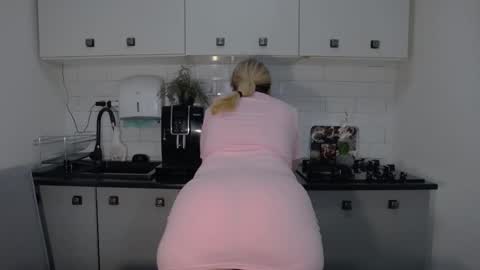 Snapshot of mojjo_erika chatting on September 2025 06:45:02 AM erika online show from September 2025 06:45:02 AM