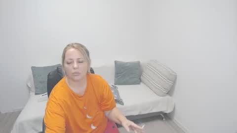 Snapshot of mojjo_erika chatting on October 2025 07:59:02 AM erika online show from October 2025 07:59:02 AM