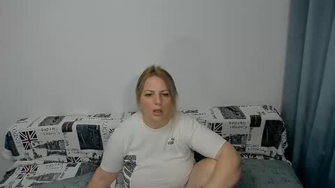 Snapshot of mojjo_erika chatting on October 2025 07:40:02 AM erika online show from October 2025 07:40:02 AM