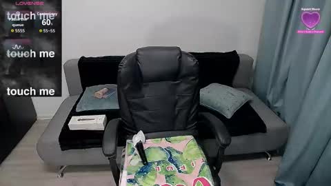 Snapshot of mojjo_erika chatting on November 2025 04:18:02 AM erika online show from November 2025 04:18:02 AM