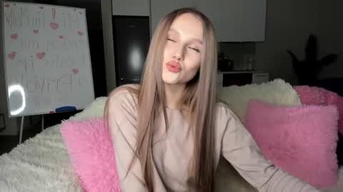 Snapshot of molly_555 chatting on February 2026 11:36:01 AM Sima online show from February 2026 11:36:01 AM