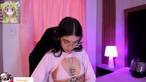 Snapshot of molly__a chatting on April 2026 04:18:01 PM Molly online show from April 2026 04:18:01 PM