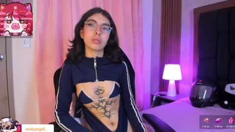 Snapshot of molly__a chatting on April 2026 03:39:02 PM Molly online show from April 2026 03:39:02 PM