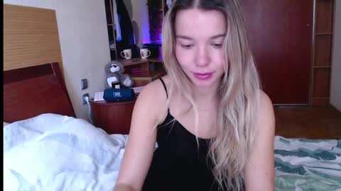 Molly online show from April 2026 07:33:02 AM