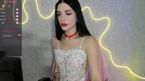 Snapshot of molly_crystall chatting on October 2025 04:53:02 AM Molly - online show from October 2025 04:53:02 AM