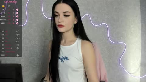 Snapshot of molly_crystall chatting on October 2025 06:48:01 AM Molly - online show from October 2025 06:48:01 AM