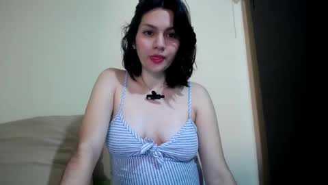 Snapshot of molly_fragance chatting on September 2025 06:10:02 PM Molly online show from September 2025 06:10:02 PM