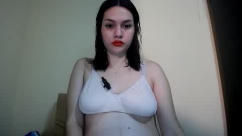 Snapshot of molly_fragance chatting on October 2025 06:48:01 PM Molly online show from October 2025 06:48:01 PM