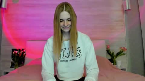 Molly Hunt online show from March 2026 04:20:01 AM