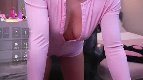 Molly online show from December 2025 01:02:01 AM