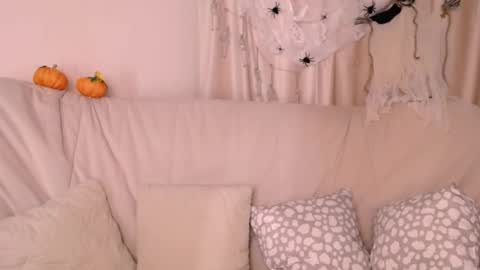 Snapshot of molly_kisss chatting on October 2025 09:21:02 AM molly_kisss online show from October 2025 09:21:02 AM
