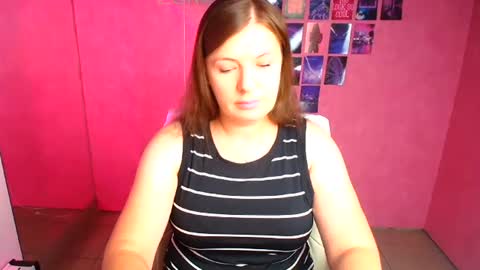 Snapshot of molly_mis chatting on August 2026 06:15:02 AM Molly online show from August 2026 06:15:02 AM