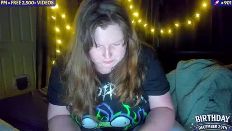 molly_moons online show from November 2025 08:35:02 PM