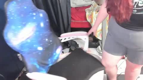 molly_moons online show from April 2026 07:58:02 PM