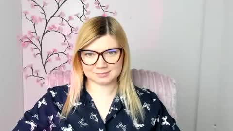 Molly online show from February 2026 12:44:02 PM