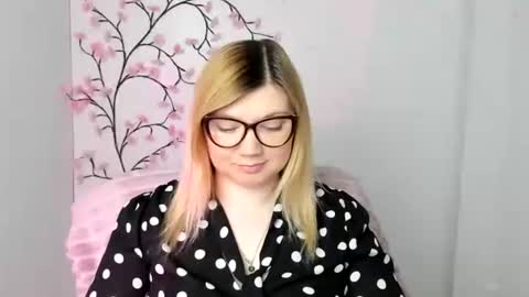 Molly online show from March 2026 11:32:01 AM