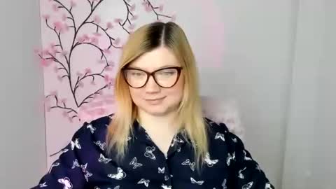 Molly online show from April 2026 11:41:01 AM