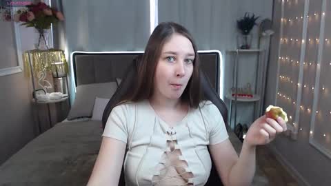 Snapshot of molly_moretti chatting on March 2025 05:22:02 AM   check my bio online show from March 2025 05:22:02 AM