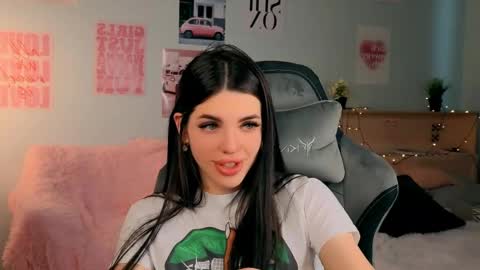 Molly online show from April 2026 07:45:01 AM