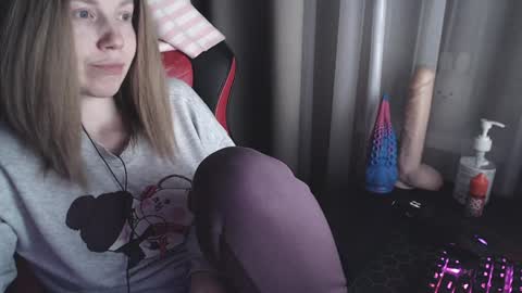 Snapshot of molly_royse chatting on February 2025 08:13:02 PM I have new photos come and see with love Molly online show from February 2025 08:13:02 PM