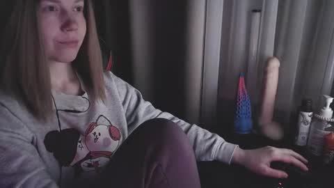 Snapshot of molly_royse chatting on February 2025 06:13:02 PM I have new photos come and see with love Molly online show from February 2025 06:13:02 PM