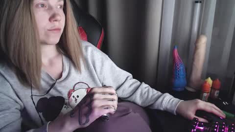 Snapshot of molly_royse chatting on February 2025 09:38:01 PM I have new photos come and see with love Molly online show from February 2025 09:38:01 PM