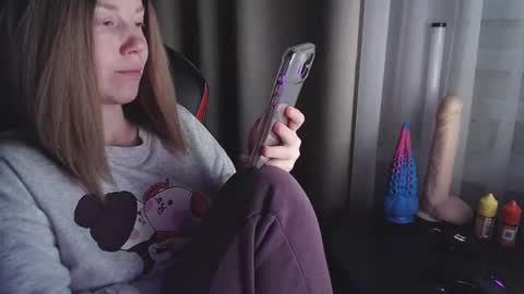 Snapshot of molly_royse chatting on February 2025 05:37:02 AM I have new photos come and see with love Molly online show from February 2025 05:37:02 AM