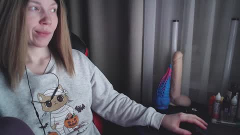 Snapshot of molly_royse chatting on February 2025 11:43:02 PM I have new photos come and see with love Molly online show from February 2025 11:43:02 PM