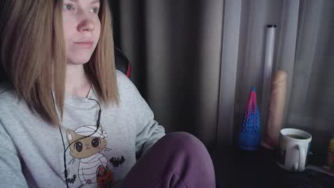 Snapshot of molly_royse chatting on February 2025 09:14:02 PM I have new photos come and see with love Molly online show from February 2025 09:14:02 PM