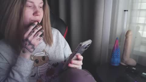 Snapshot of molly_royse chatting on February 2025 06:54:02 AM I have new photos come and see with love Molly online show from February 2025 06:54:02 AM