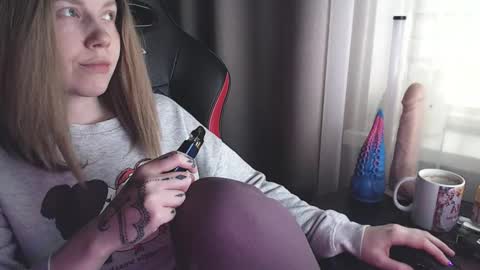 Snapshot of molly_royse chatting on March 2025 05:42:02 AM I have new photos come and see with love Molly online show from March 2025 05:42:02 AM