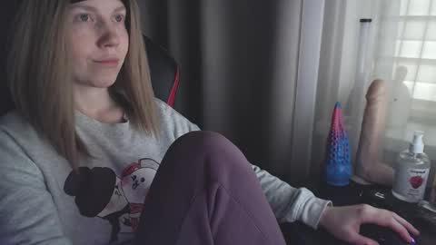 Snapshot of molly_royse chatting on March 2025 07:08:02 AM I have new photos come and see with love Molly online show from March 2025 07:08:02 AM