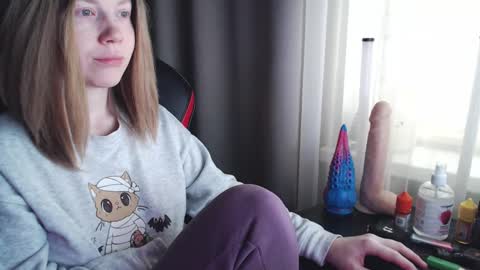 Snapshot of molly_royse chatting on March 2025 06:38:02 AM I have new photos come and see with love Molly online show from March 2025 06:38:02 AM