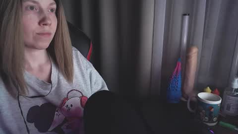 Snapshot of molly_royse chatting on March 2025 05:28:01 PM I have new photos come and see with love Molly online show from March 2025 05:28:01 PM