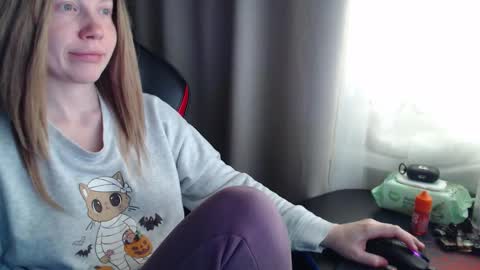 Snapshot of molly_royse chatting on October 2025 08:57:01 AM I have new photos come and see with love Molly online show from October 2025 08:57:01 AM