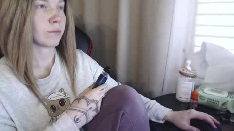 Snapshot of molly_royse chatting on October 2025 11:31:01 AM I have new photos come and see with love Molly online show from October 2025 11:31:01 AM