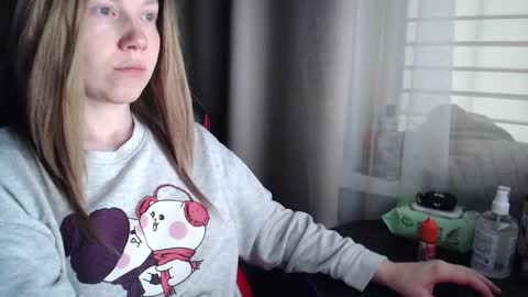 Snapshot of molly_royse chatting on November 2025 09:31:01 AM I have new photos come and see with love Molly online show from November 2025 09:31:01 AM