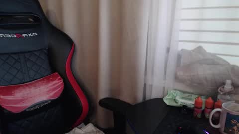 Snapshot of molly_royse chatting on November 2025 12:33:02 PM I have new photos come and see with love Molly online show from November 2025 12:33:02 PM