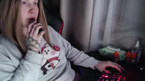 Snapshot of molly_royse chatting on November 2025 12:32:02 AM I have new photos come and see with love Molly online show from November 2025 12:32:02 AM